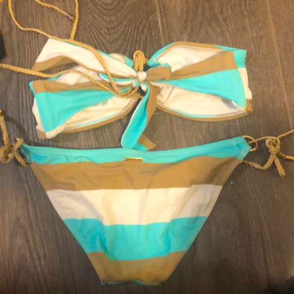 Radio Fiji gorgeous bikini Small - Picture 2 of 2